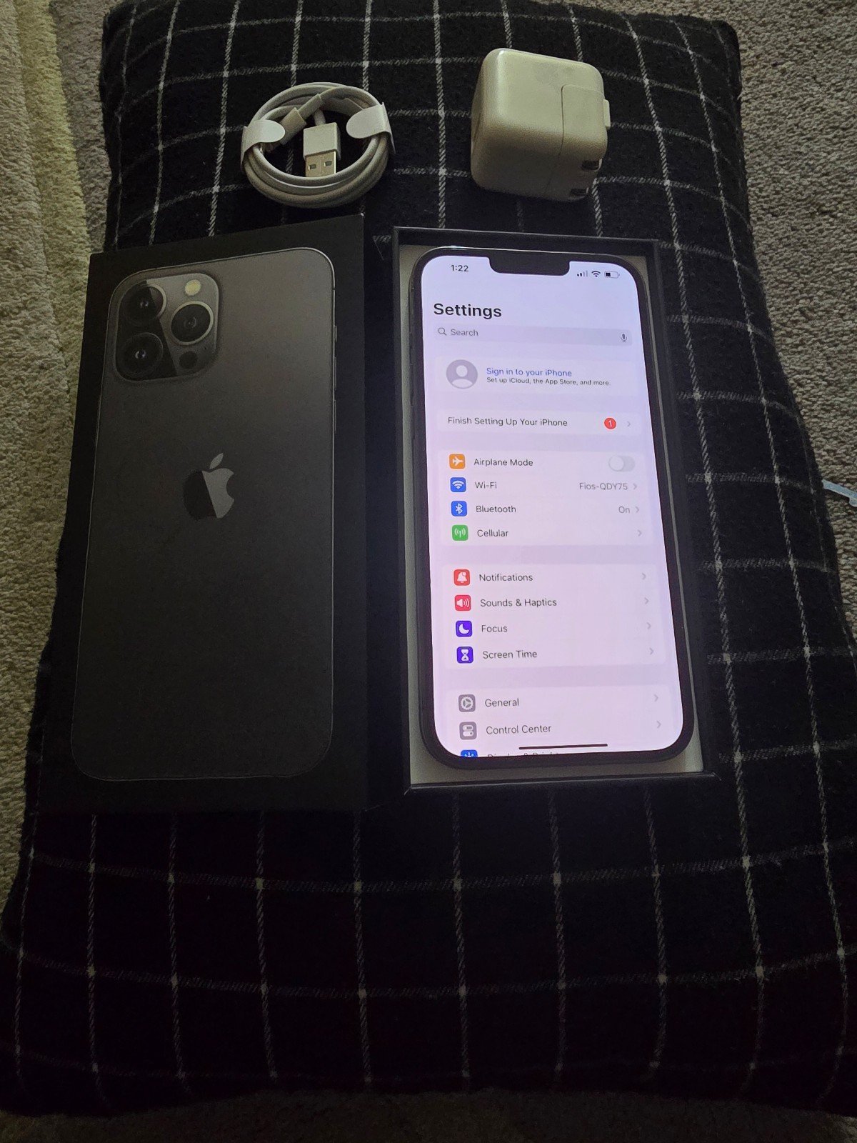 Iphone 13 pro max unlocked 9Q87