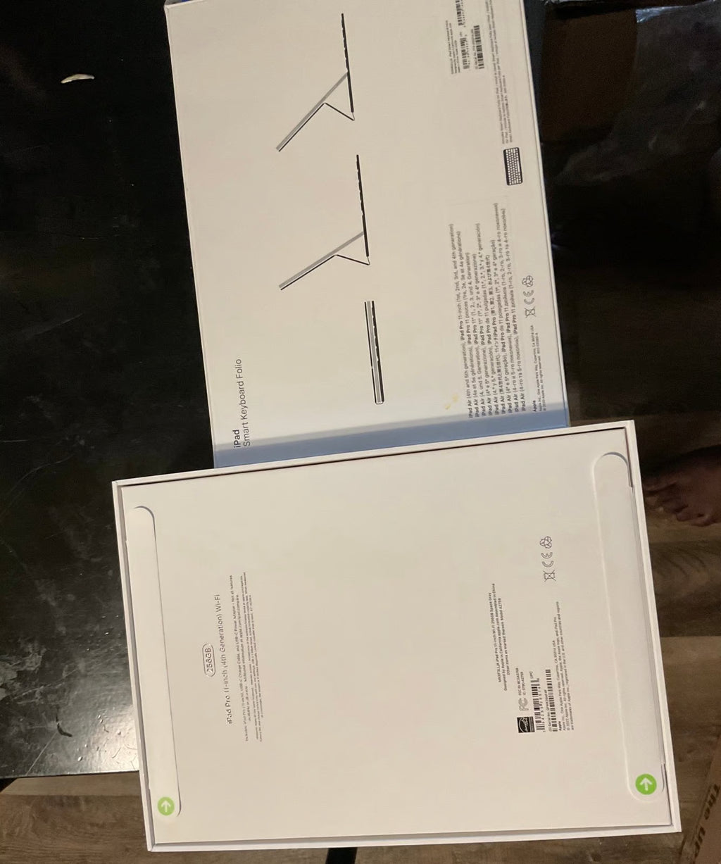 ipad pro 11 inch 4th generation 256GB and Smart Keyboard for ipad 6C36