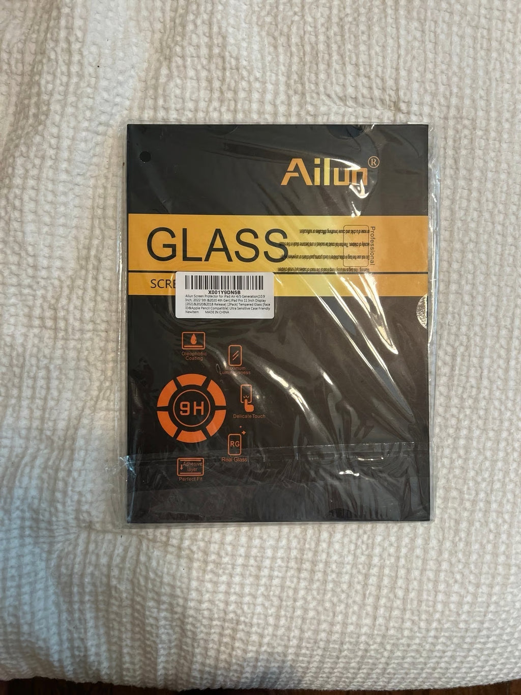 Apple iPad Air 5th Generation 64 GB and accessories 3D95