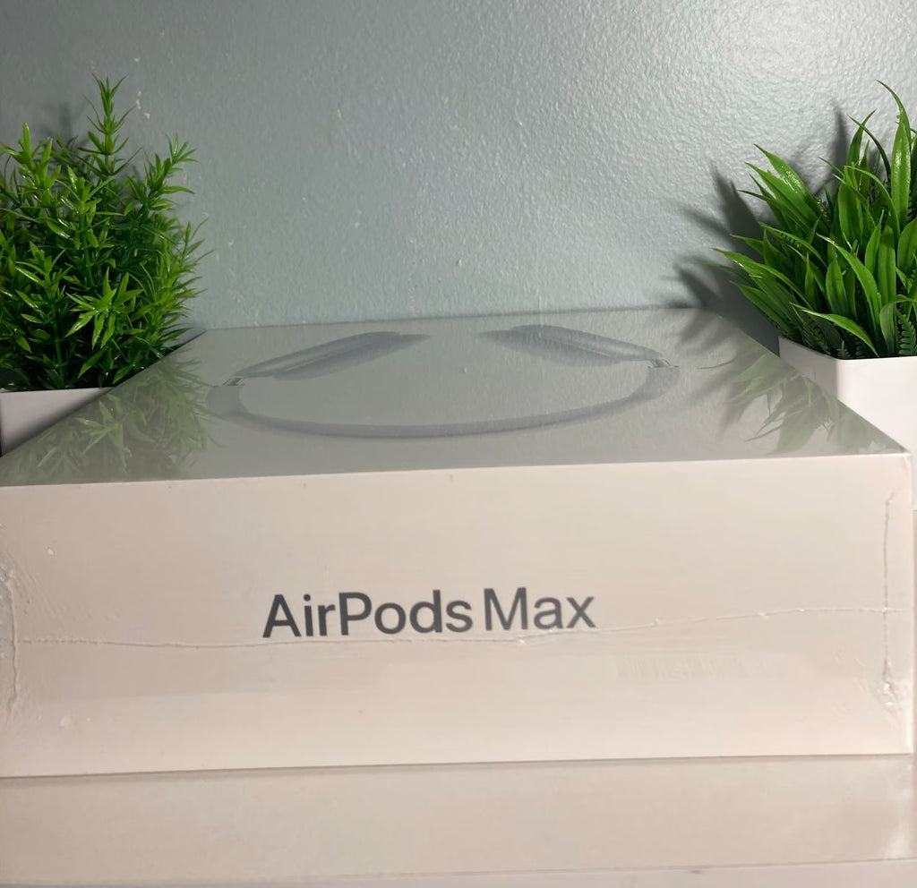 Apple AirPods Max with Smart Case in Silver 5X37