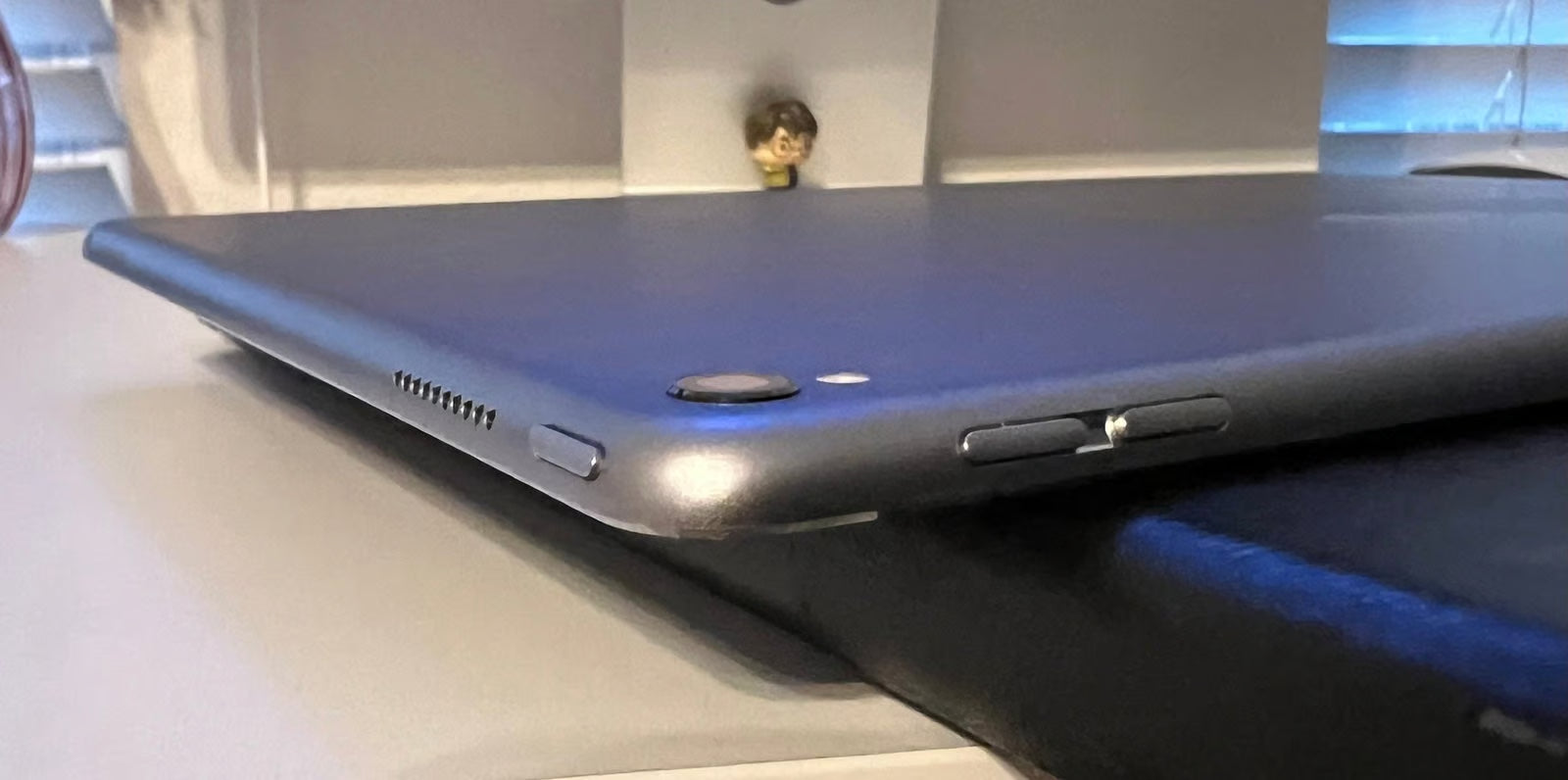 Apple iPad Pro 2nd Generation 64 GB in Space Gray 7S67