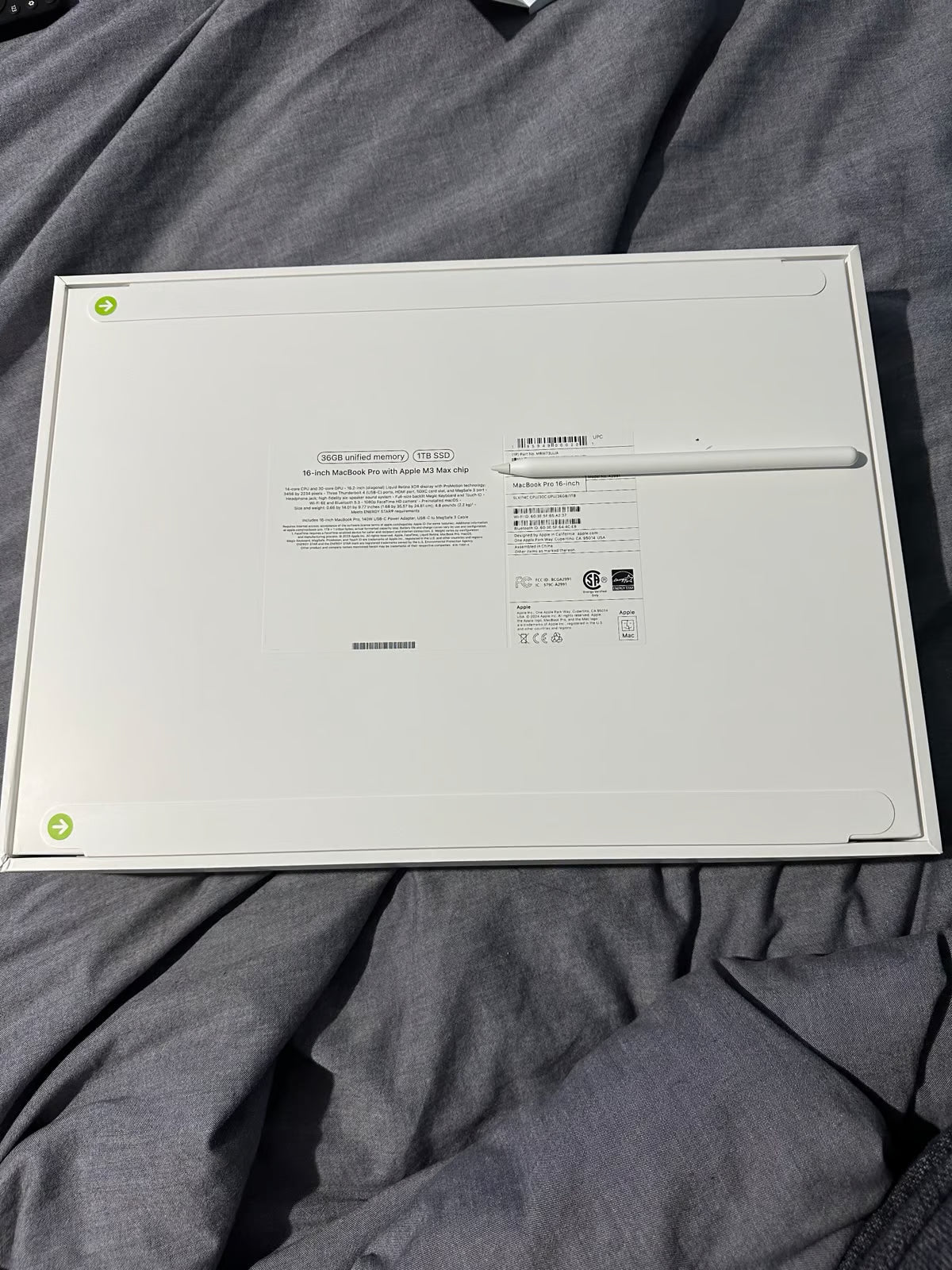 Apple - MacBook Pro 16"" Laptop - M3 Max chip Built for Apple Intelligence 7Y51