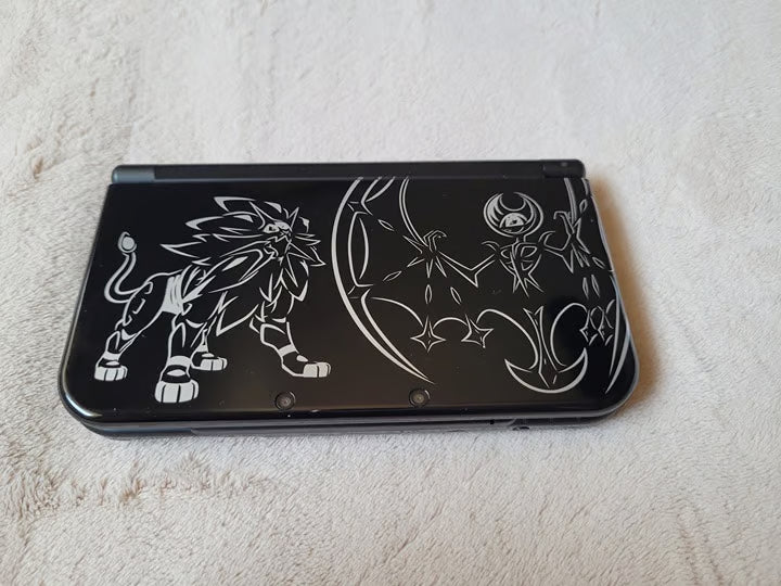 DUAL IPS New Nintendo 3DS XL Pokemon Sun Moon Solgaleo Lunala