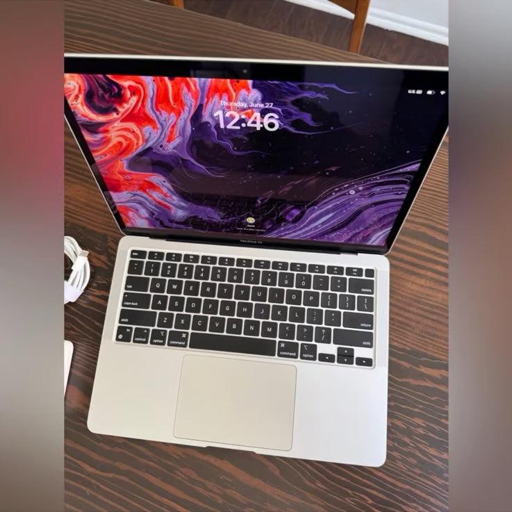 Apple MacBook Air M1 Silver 13.3"" 8GB RAM 512GB SSD / New battery condition 9Q76