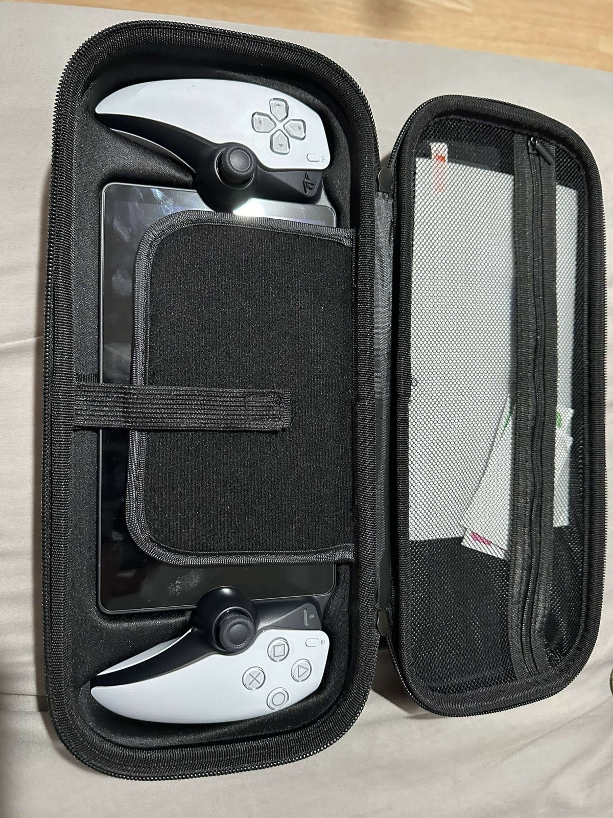 Sony - PlayStation Portal Remote Player and Accessories. 6F59