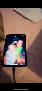 Apple iPad Mini 6th Generation 64 GB in Starlight 5J89