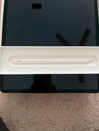 Apple iPad Pro 12.9 inch. 128gb. 2nd Generation Apple Pencil 3U39