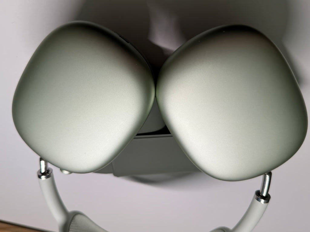 Apple AirPods Max with Smart Case in Green 6T85