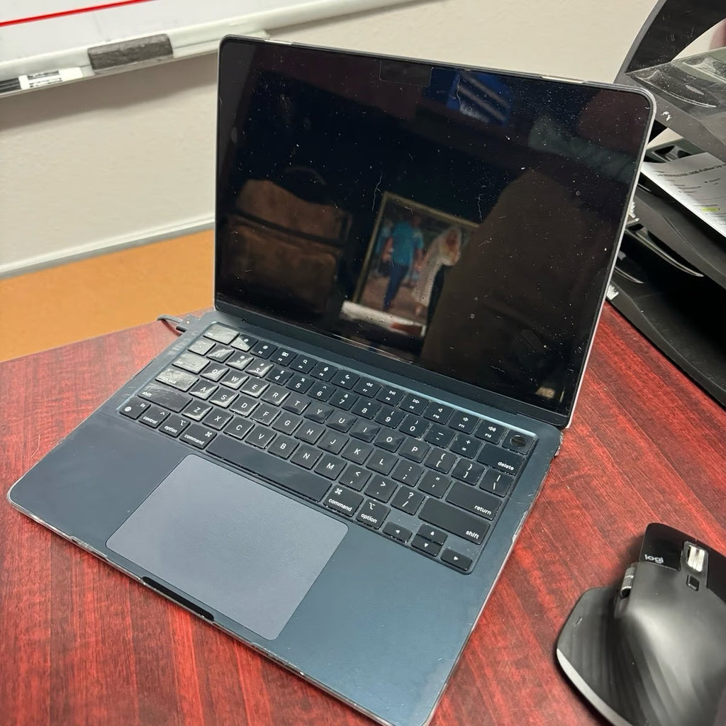 Apple Macbook Air M2 13in. Midnight Blue 8GB RAM 256GB SSD (LIKE NEW!) 7R21