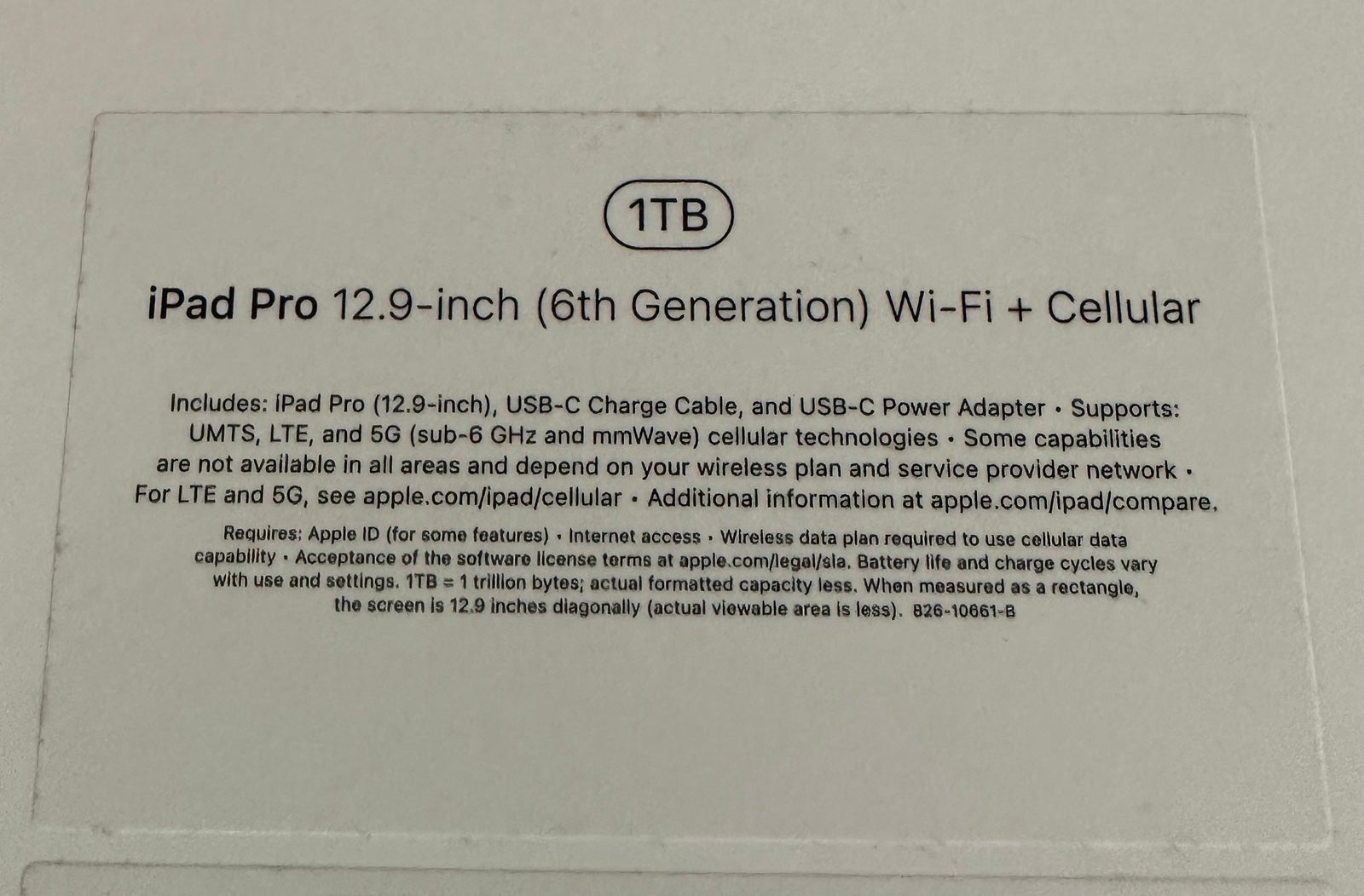 Apple iPad Pro 6th Generation 1 TB 12.9�?w/Apple Pencil and Magic Keyboard 5T85