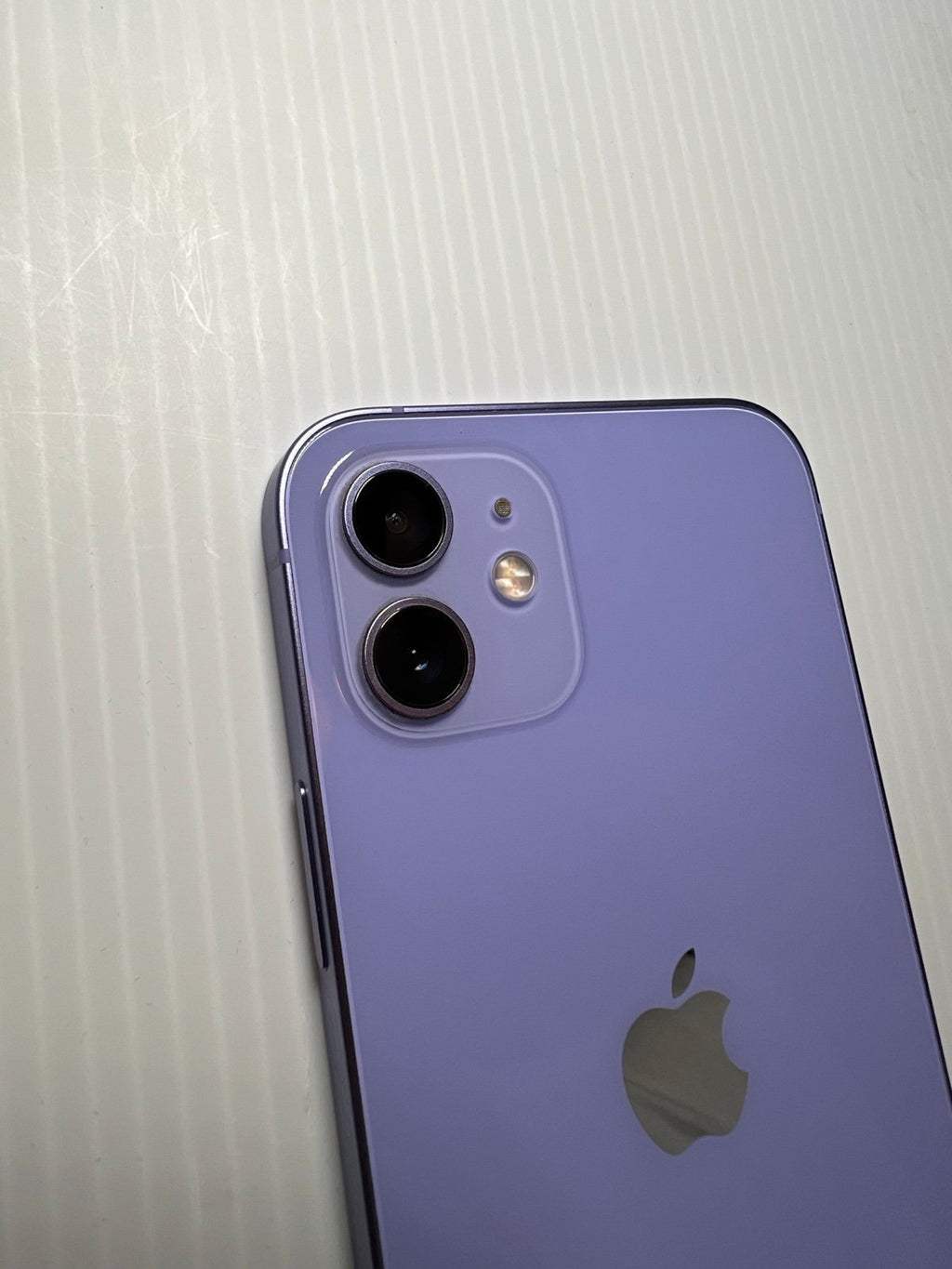 Apple iPhone 12 64 GB in Purple for Unlocked 8W59