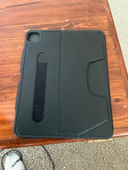 Apple iPad Pro 12.9�?WIFI (5th Generation) 256GB w/Case and Original Box 3W26