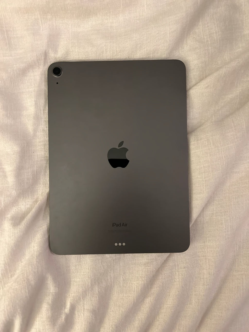 Apple iPad Air 5th Generation 64 GB in Space Gray 3N67