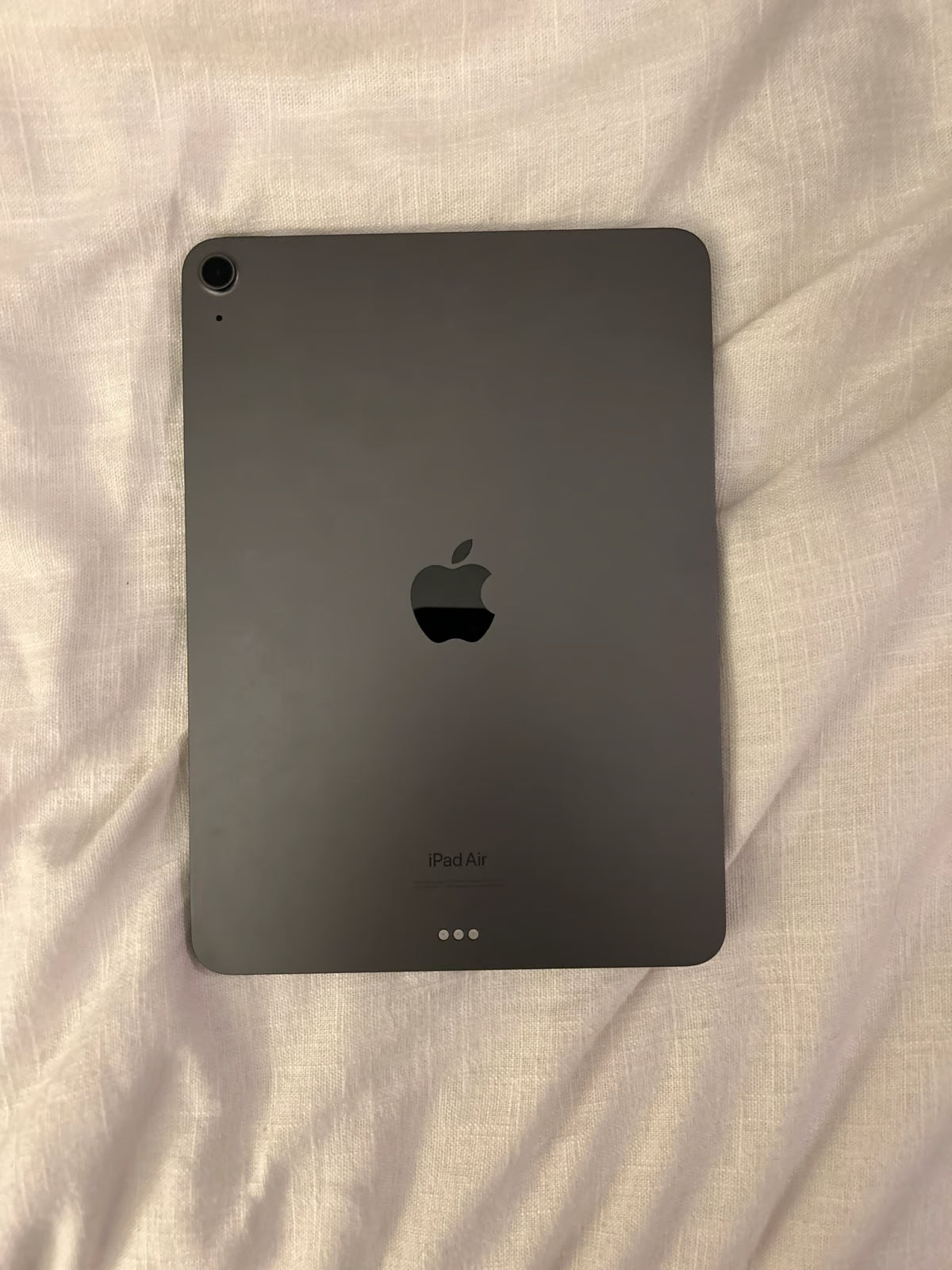 Apple iPad Air 5th Generation 64 GB in Space Gray 3N67