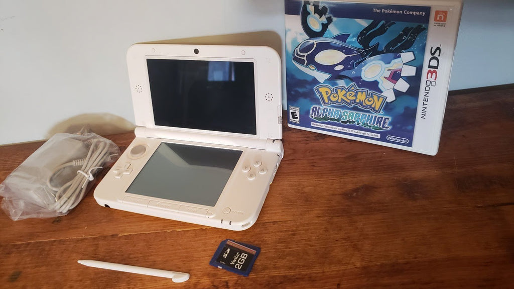 Pikachu 3Ds Nintendo special pikachu yellow edition XL* only used twice*