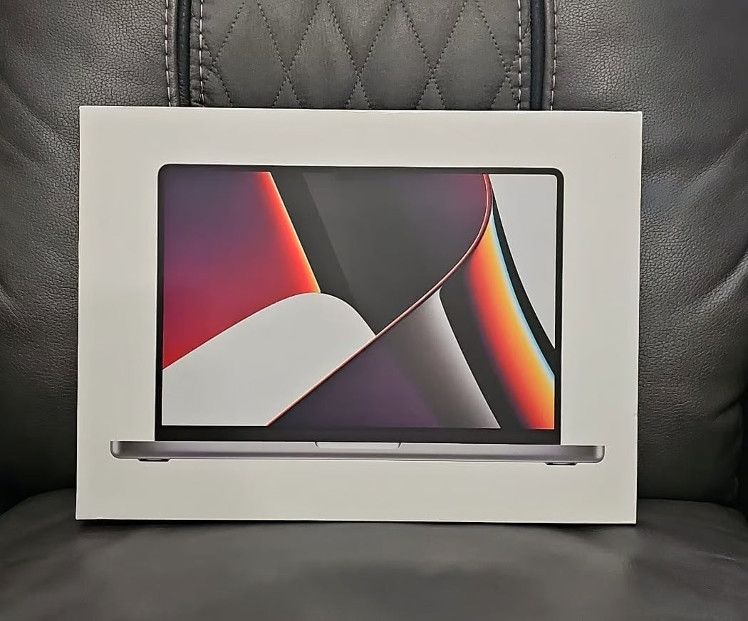 Apple Macbook Pro 14inch M1 Chip 512GB SSD 16G 2021 1D17