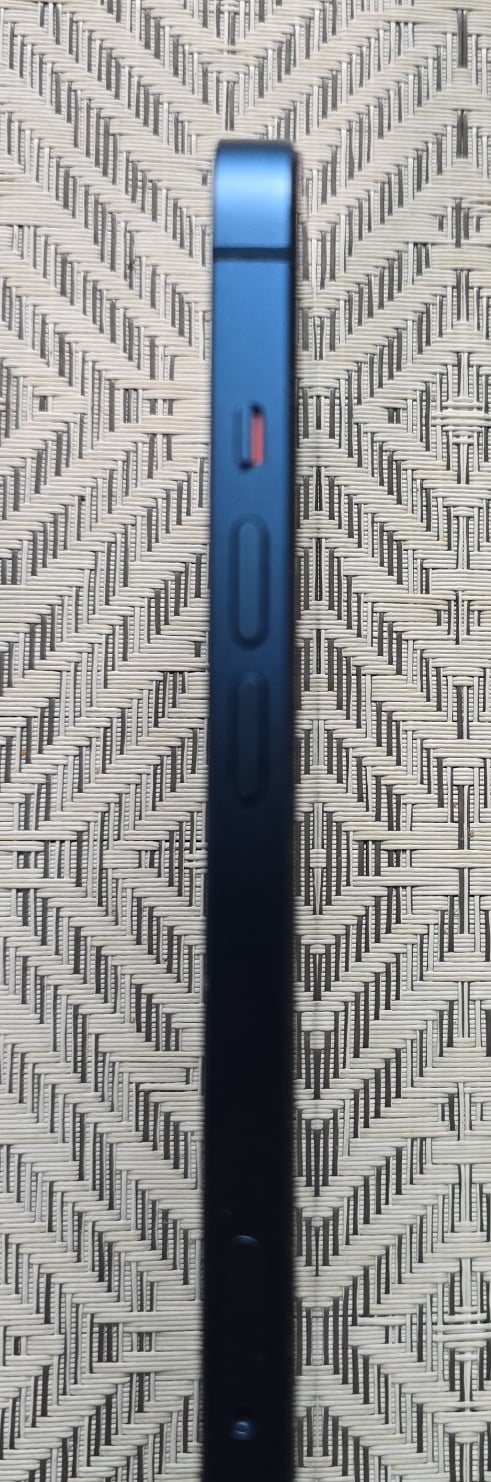 IPhone 13 unlocked 128GB blue 8B63