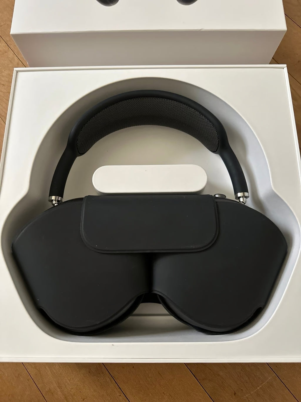 Brand new space Gray AirPods Max 2A26