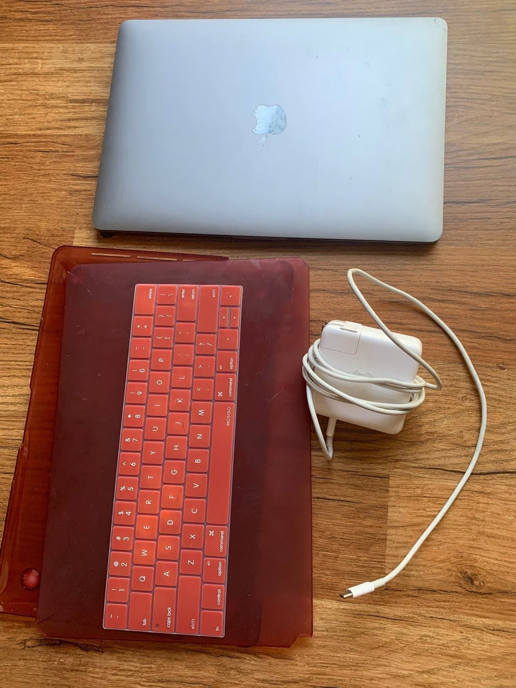 macbook pro 2019 i7 256GB 2.8GHz 16GB memory 6F19