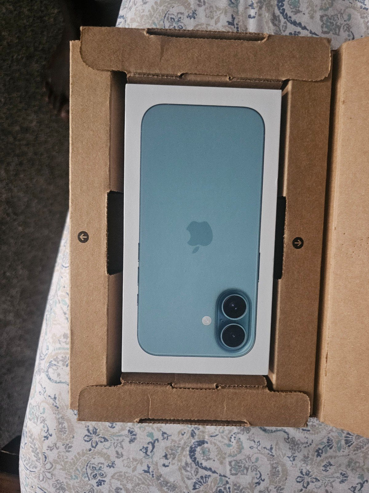 Apple iPhone 16 6T28