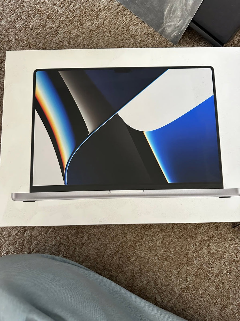 macbook pro 16 inch 2022 2L95