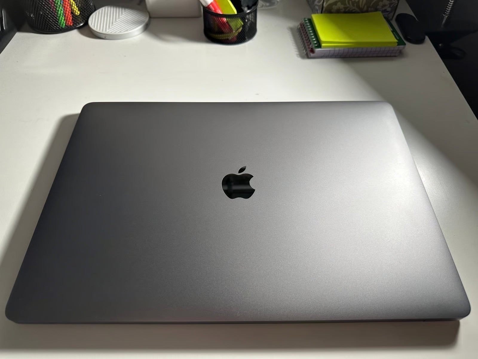 MacBook Pro 15鈥?(Mid 2018) 512gb SSD. i7 2.6GHz. New Condition 10/10 6O73