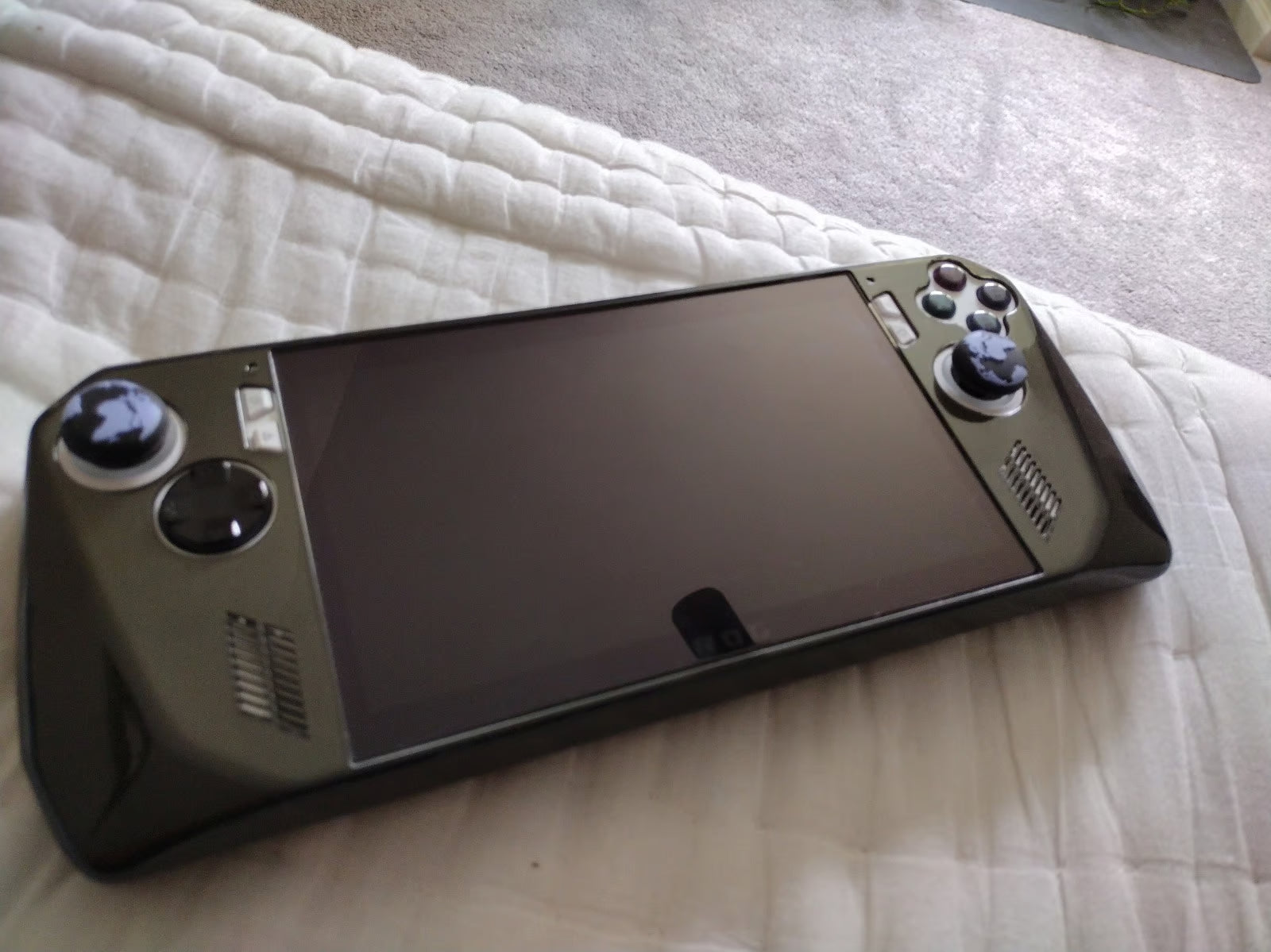 ASUS ROG Ally Z1 Extreme + Accessories 8N53