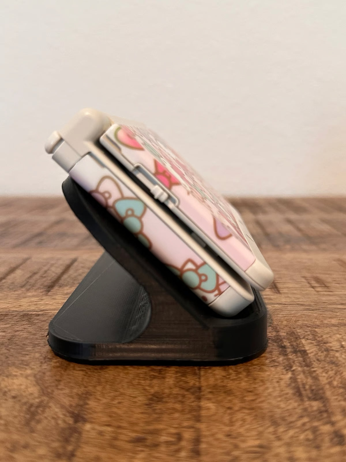 RARE New Nintendo 3DS - Hello Kitty Plate Pack - Comes W/ 128 GB and 3000+ Games