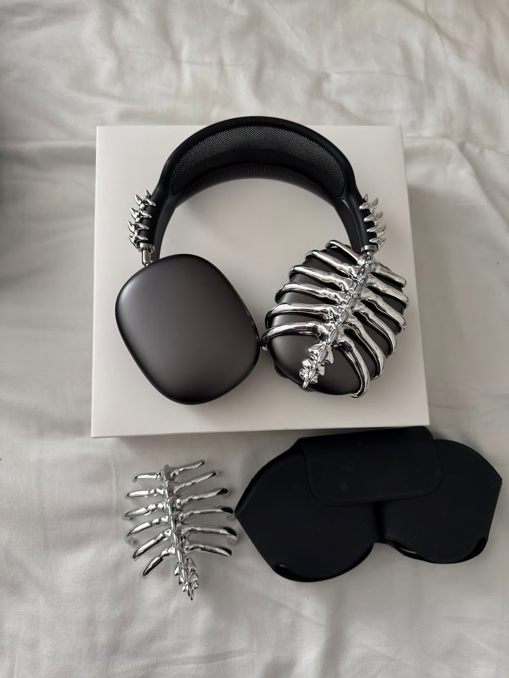 AirPod Max Space Grey plus accessories 2U71
