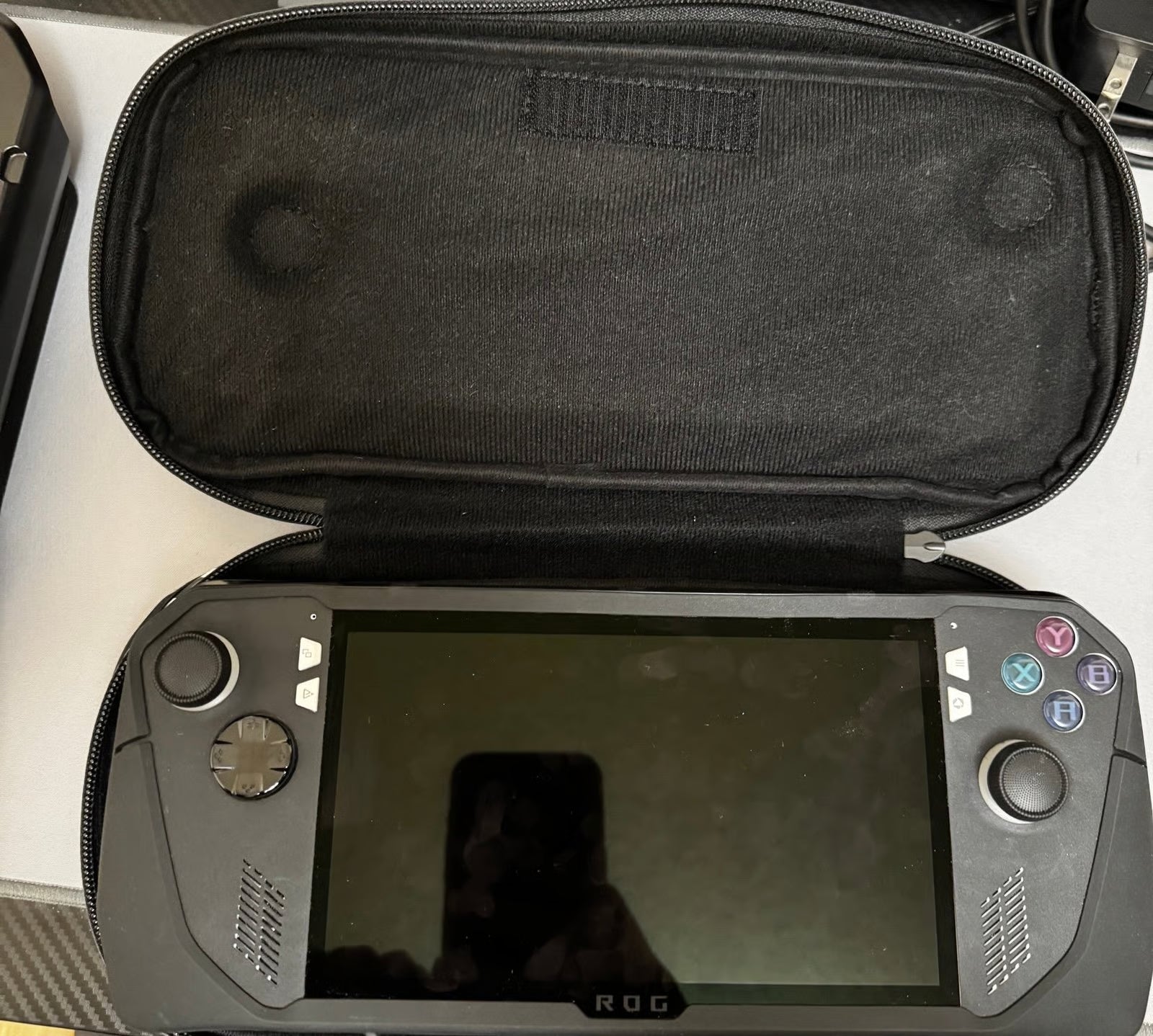 Asus ROG Ally z1 extreme 2TB bundle 9A32