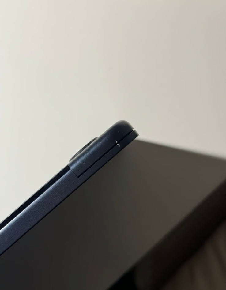 Apple MacBook Air m2 13in 3A53