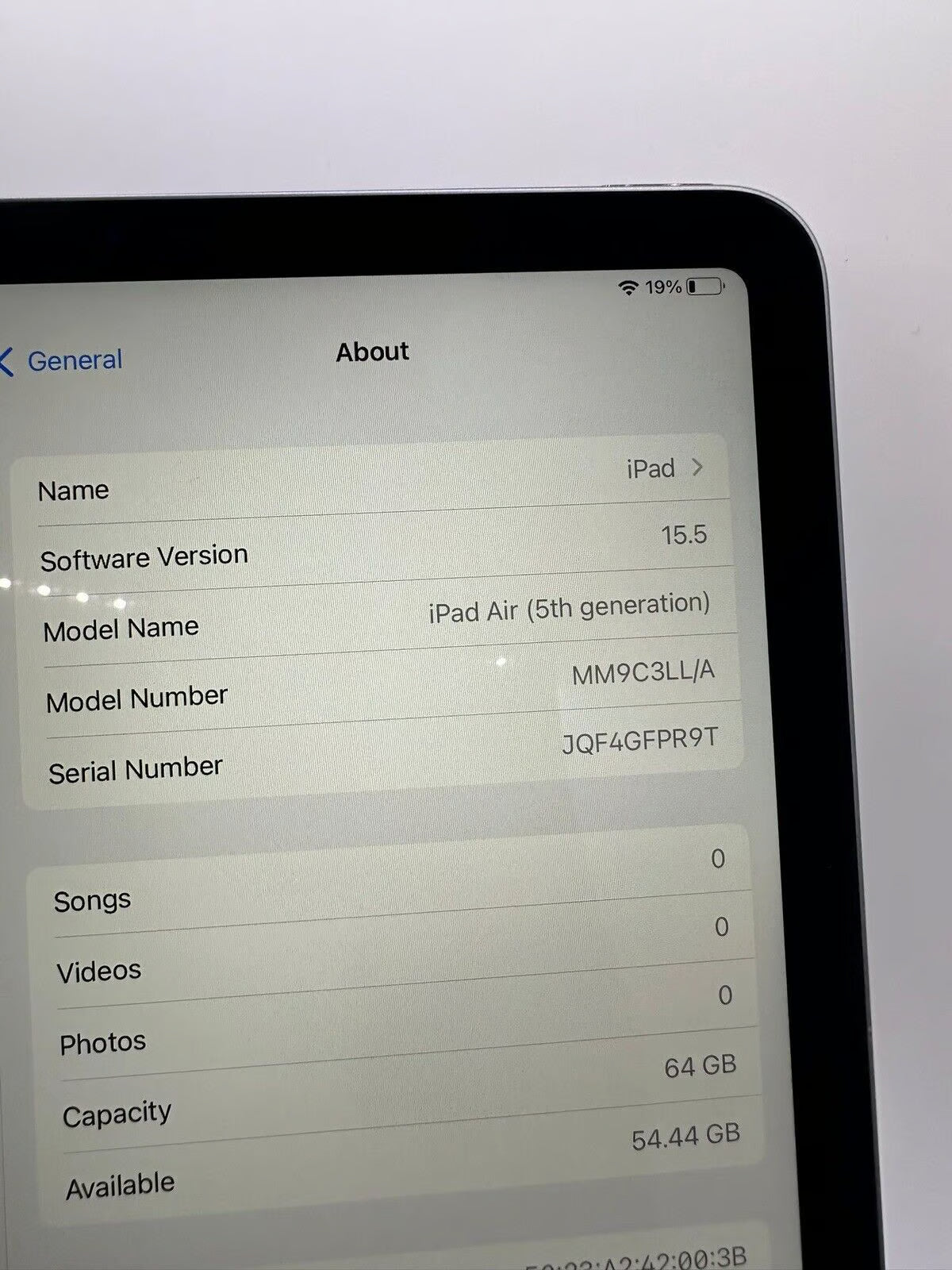 iPad Air 5th Generation 64GB Wi-Fi - Space Gray 1H35