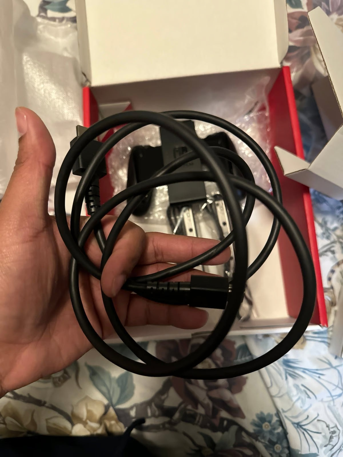 Nintendo Switch OLED with Pok茅mon scarlet 6T81