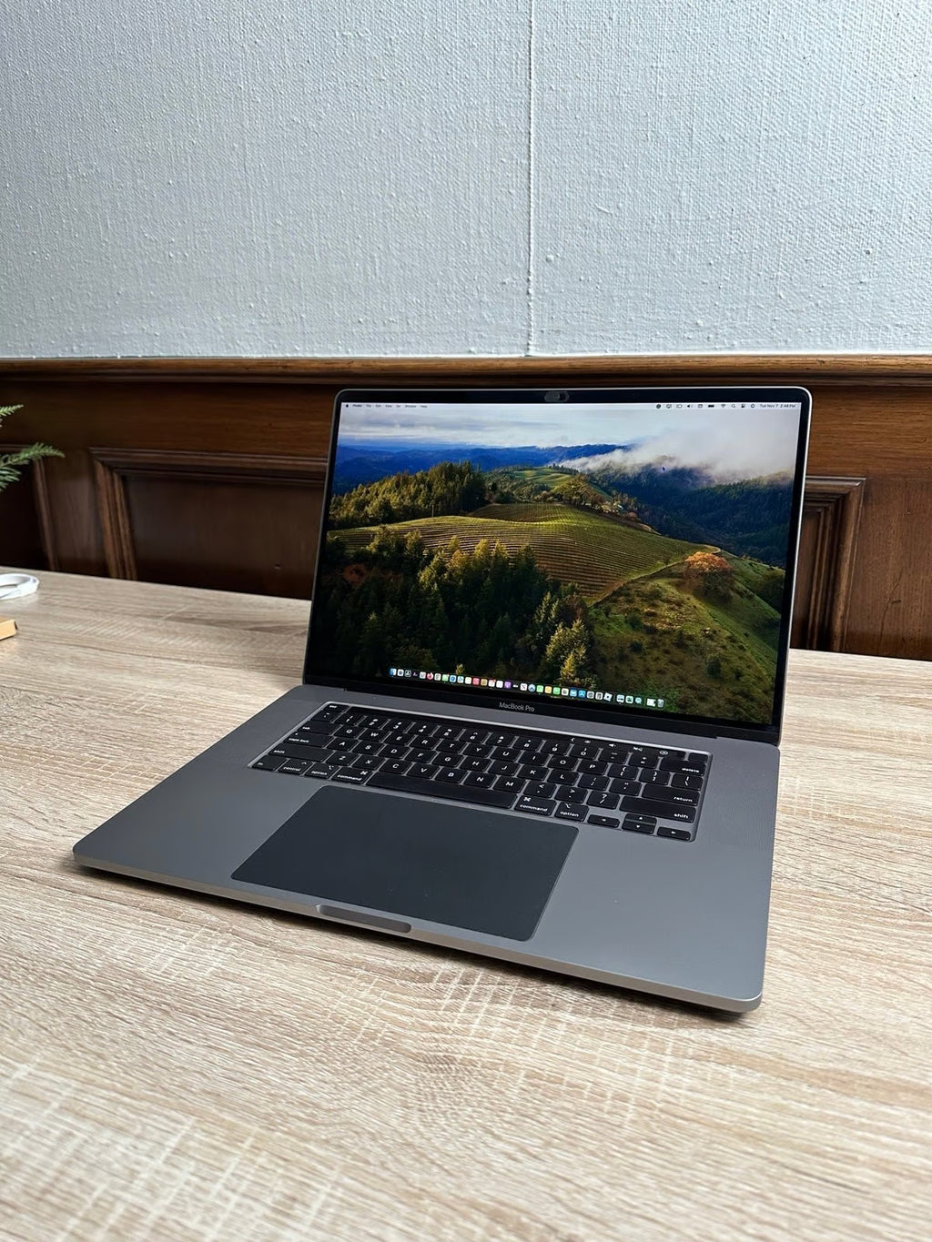 MacBook Pro 16 Inch 512 GD SSD 2019 Version 7A21