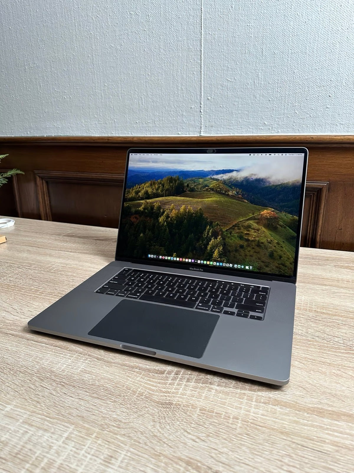MacBook Pro 16 Inch 512 GD SSD 2019 Version 7A21