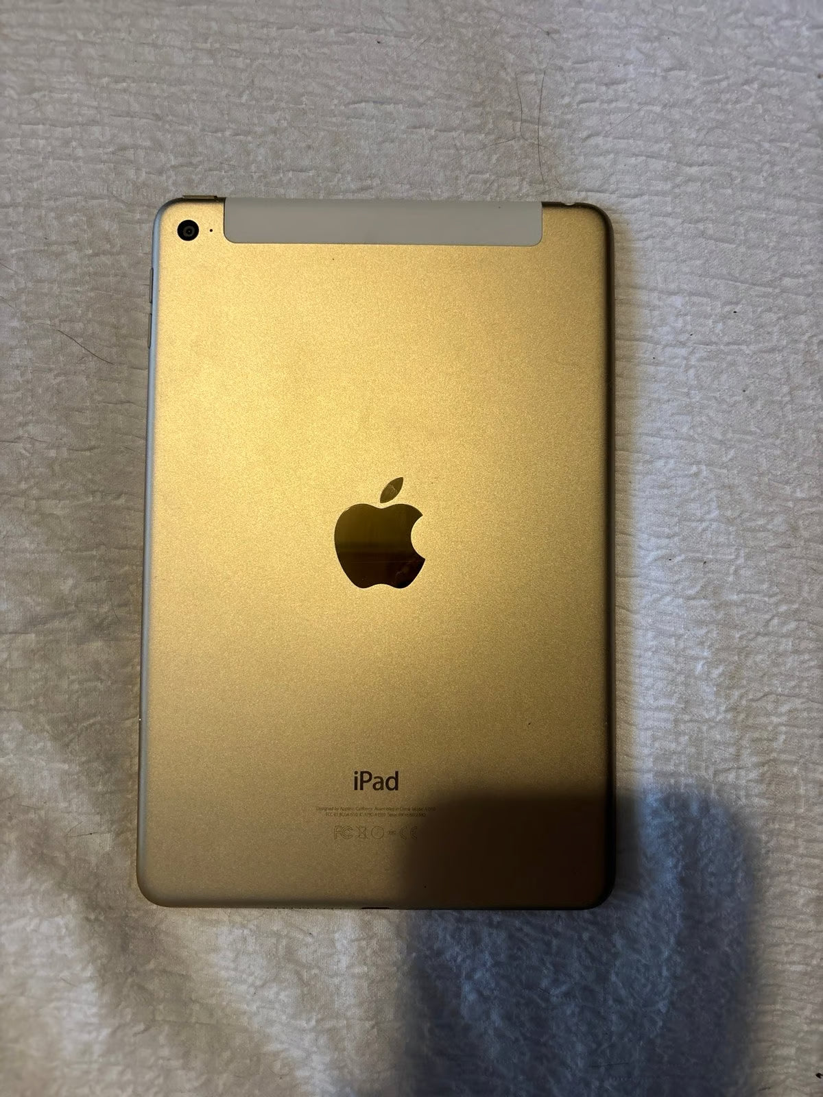 iPad mini 4th generation Gold 128 GB 9M78