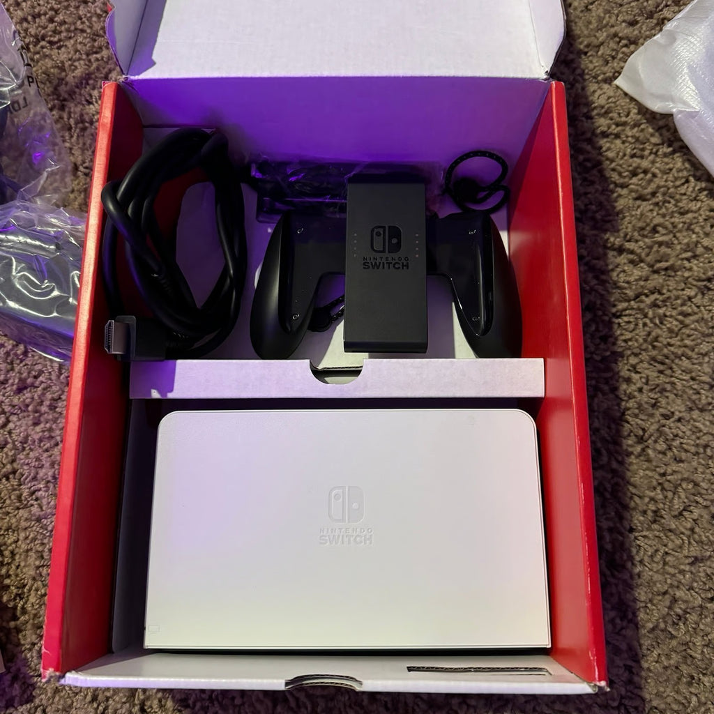 ***ON HOLD*** Nintendo switch OLED 8G76