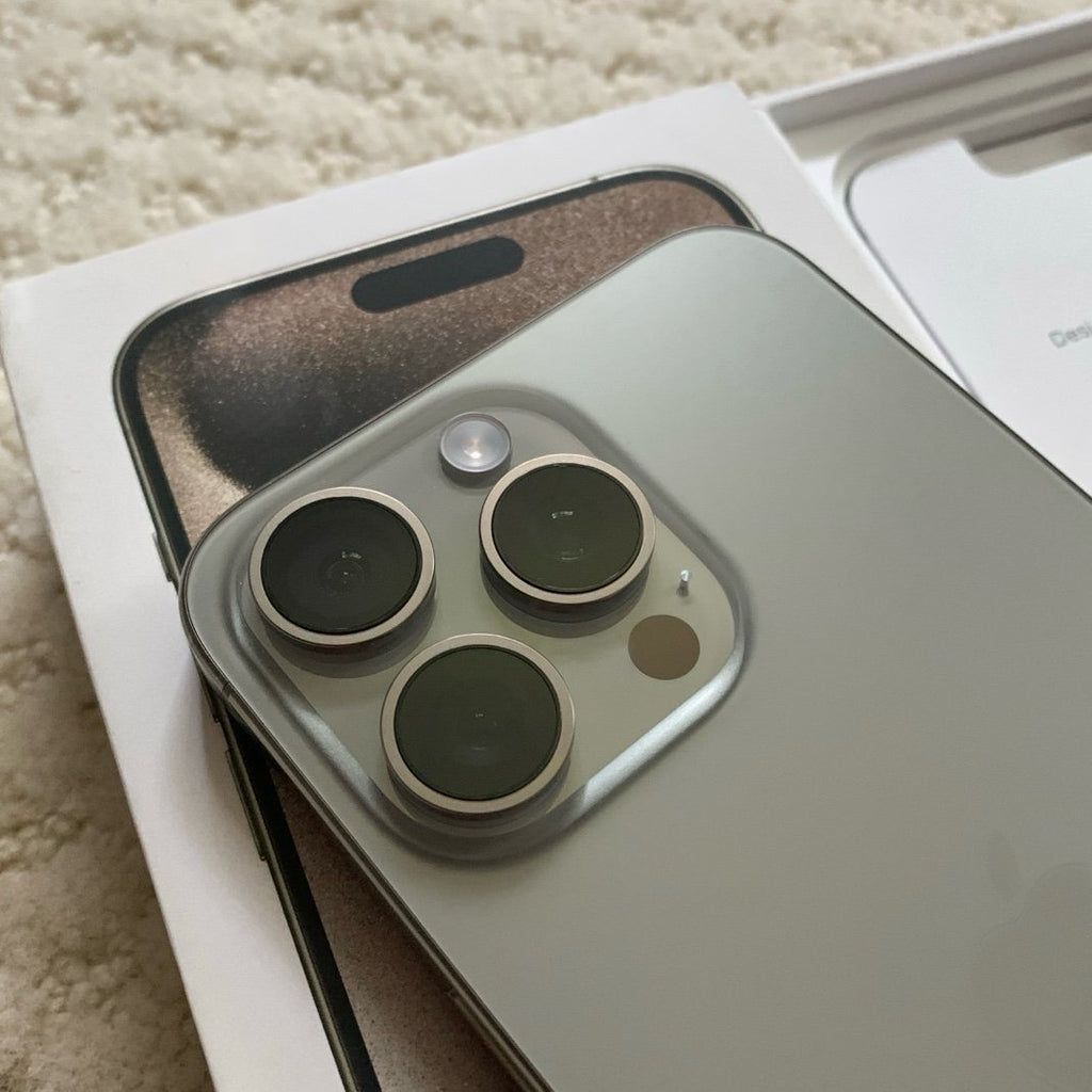 Brand New iPhone 15 Pro Max Natural Titanium 256GB Unlocked with Sim Tray 3V98