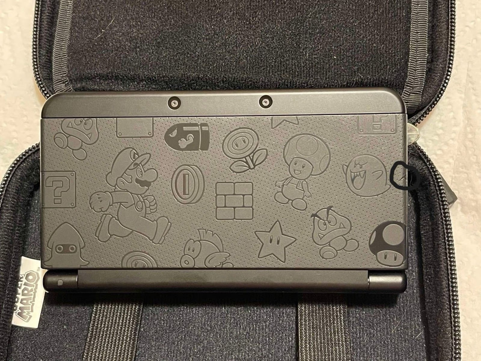 New Nintendo 3DS Super Mario in Black edition