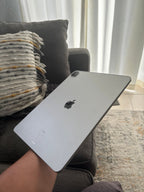 Apple iPad Pro 5th Generation 128 GB in Silver 12.9 5J73