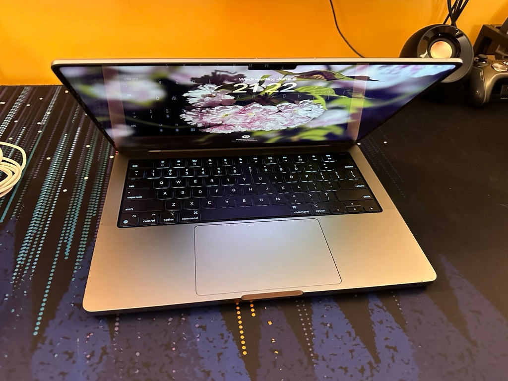 2023 M2 MacBook Pro 14鈥?12 Core CPU 19 Core GPU 1 TB Model 16gb Promotion D Bran 8M29