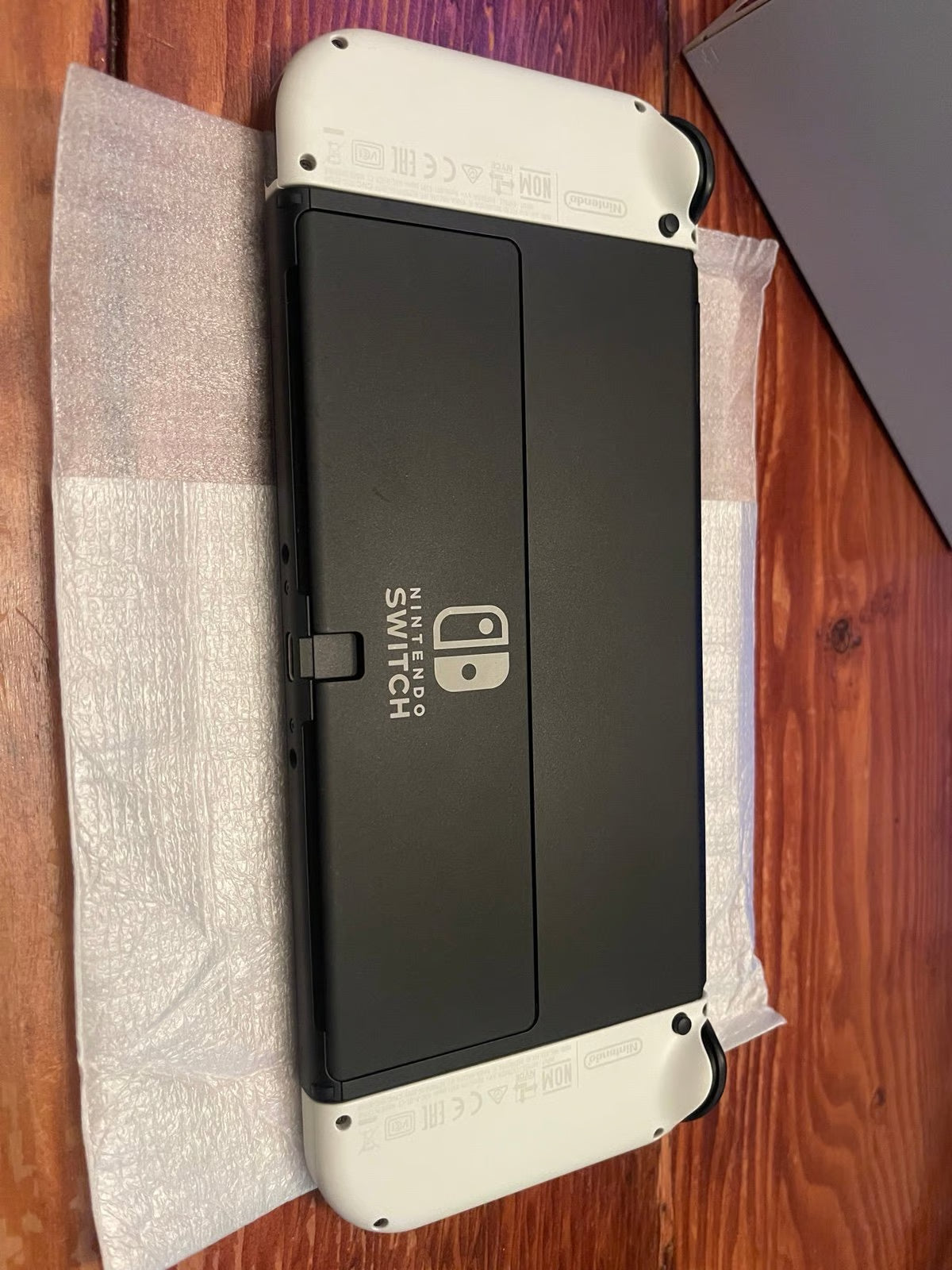 Nintendo switch (Oled Model) Bundle Like New In Box 7S88
