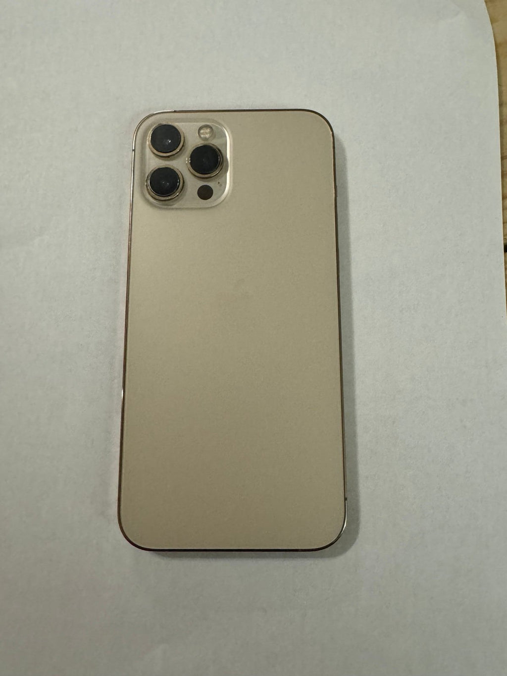 iphone 12 pro max phone unlocked!! Very NICE !! 1H26