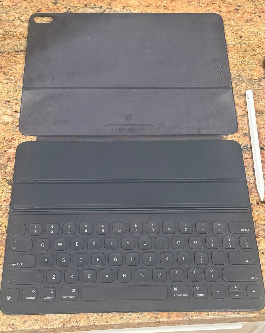 ***Bundle***iPad Pro 3rd generation 12.9�?Space Gray 256 GB *****Cellular******* 3B21