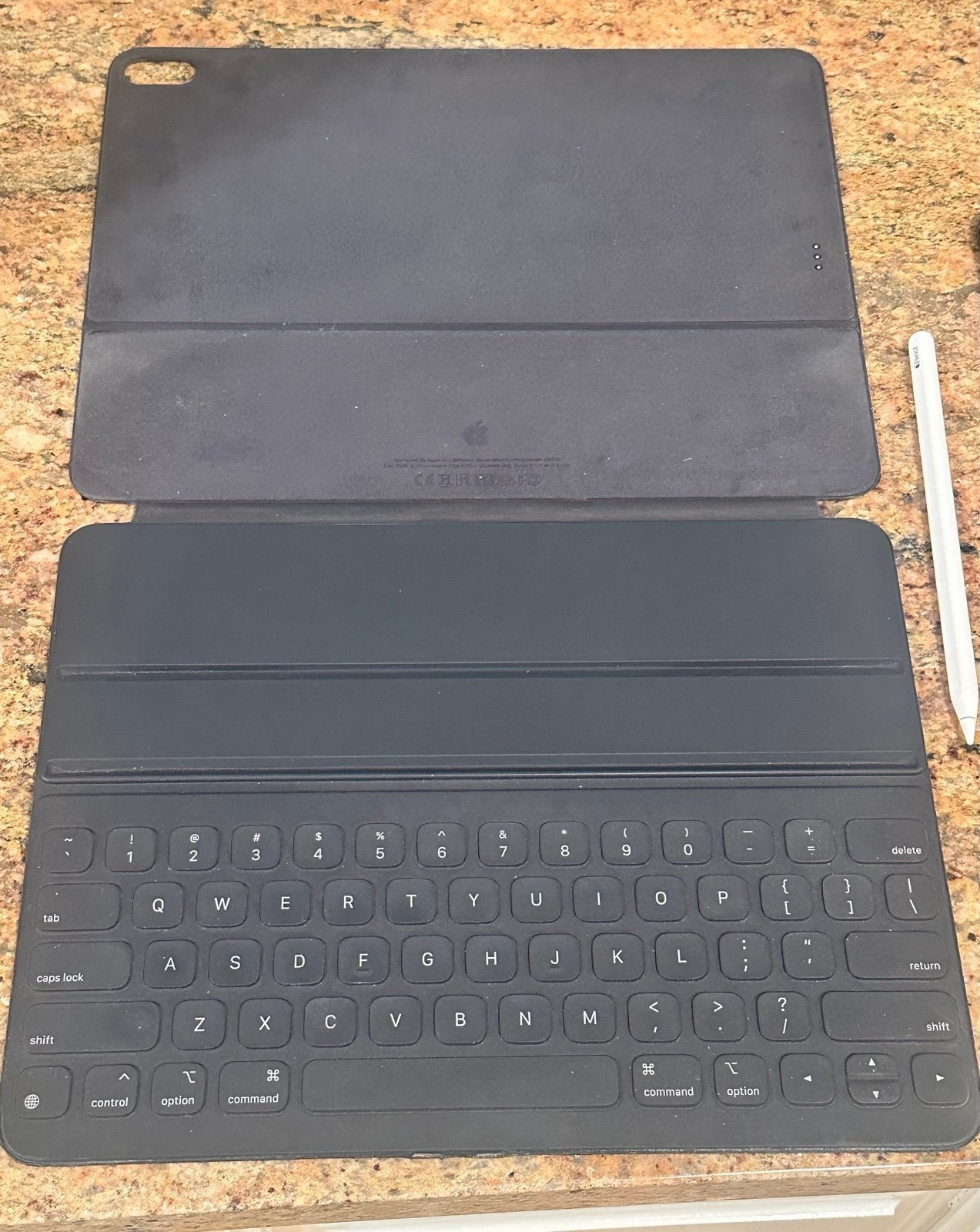 ***Bundle***iPad Pro 3rd generation 12.9�?Space Gray 256 GB *****Cellular******* 3B21