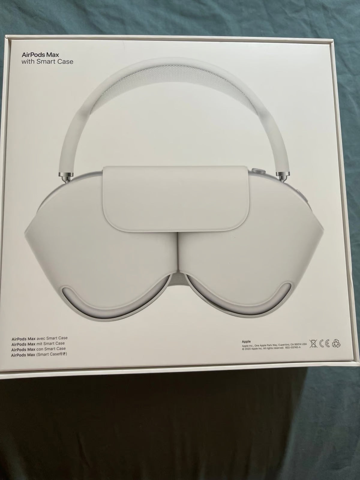 Apple AirPods Max with Smart Case in Silver 3H37