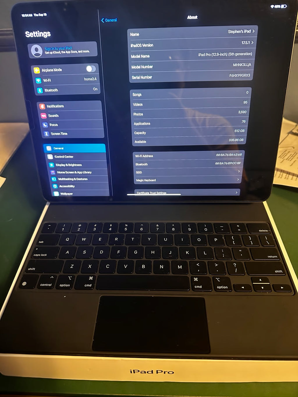 iPad Pro 12.9 5th generation bundle 7D78