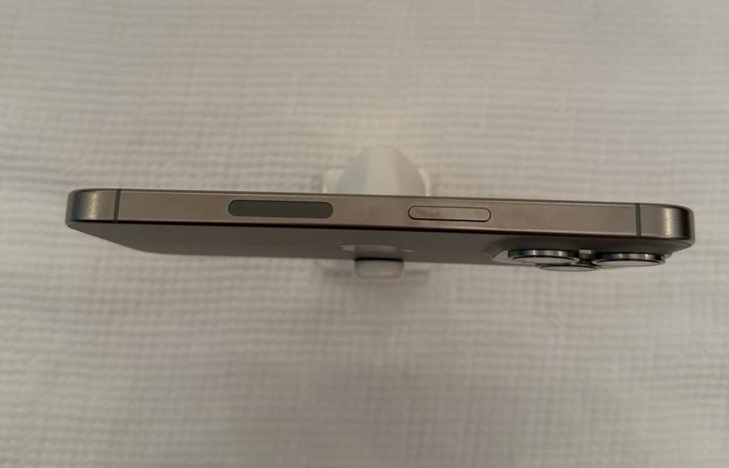 Apple iPhone 15 Pro 1TB In Natural Titanium With 鈥淣o SIM Restrictions鈥?7C69