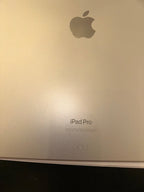 iPad Pro 12.9�?M2 256GB Bundle 9S86