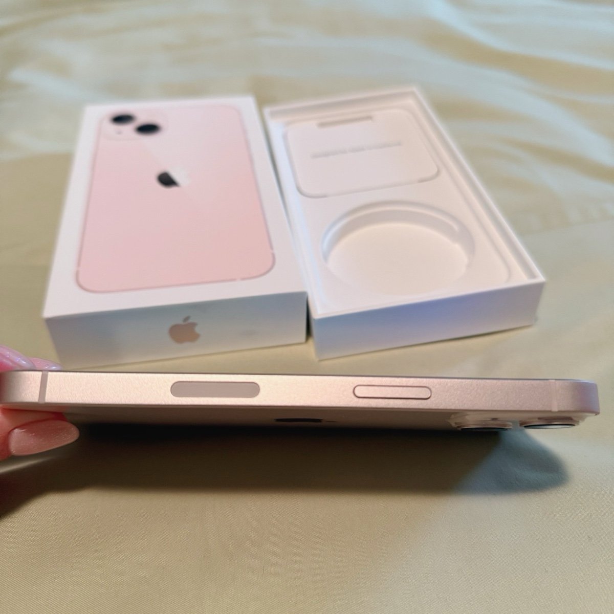 Apple iPhone 13 Pink 256GB Unlocked with Box 9H51